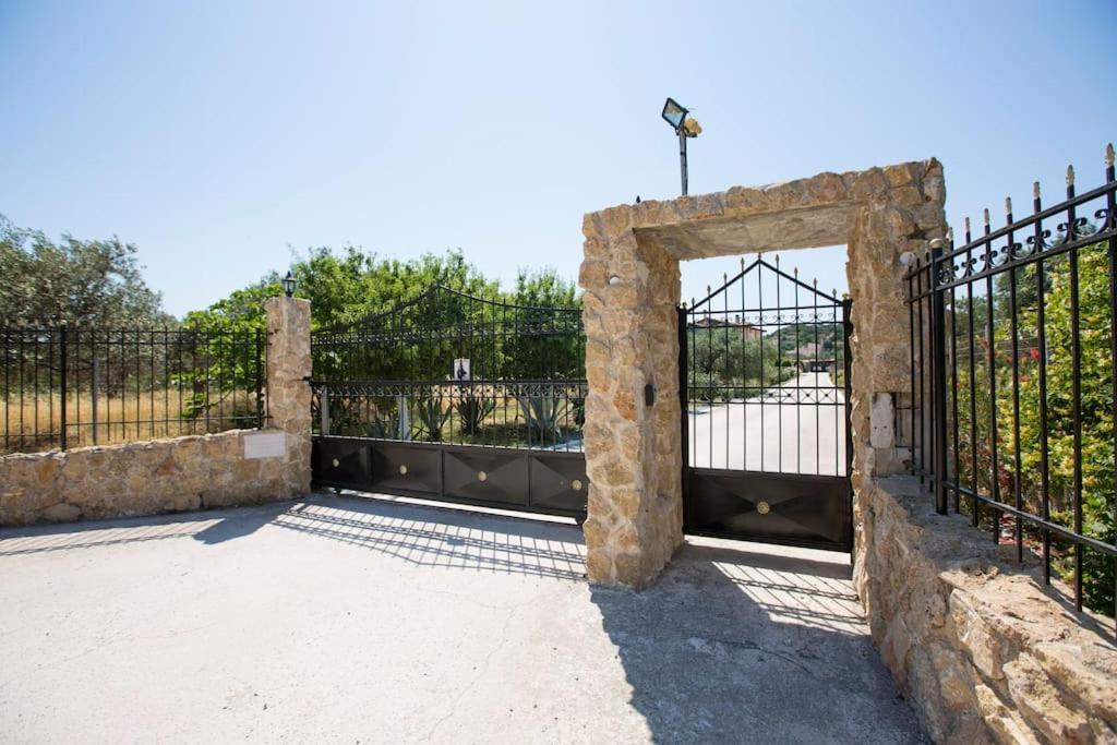 Serenity Studio Beach Home Afandou Exterior foto